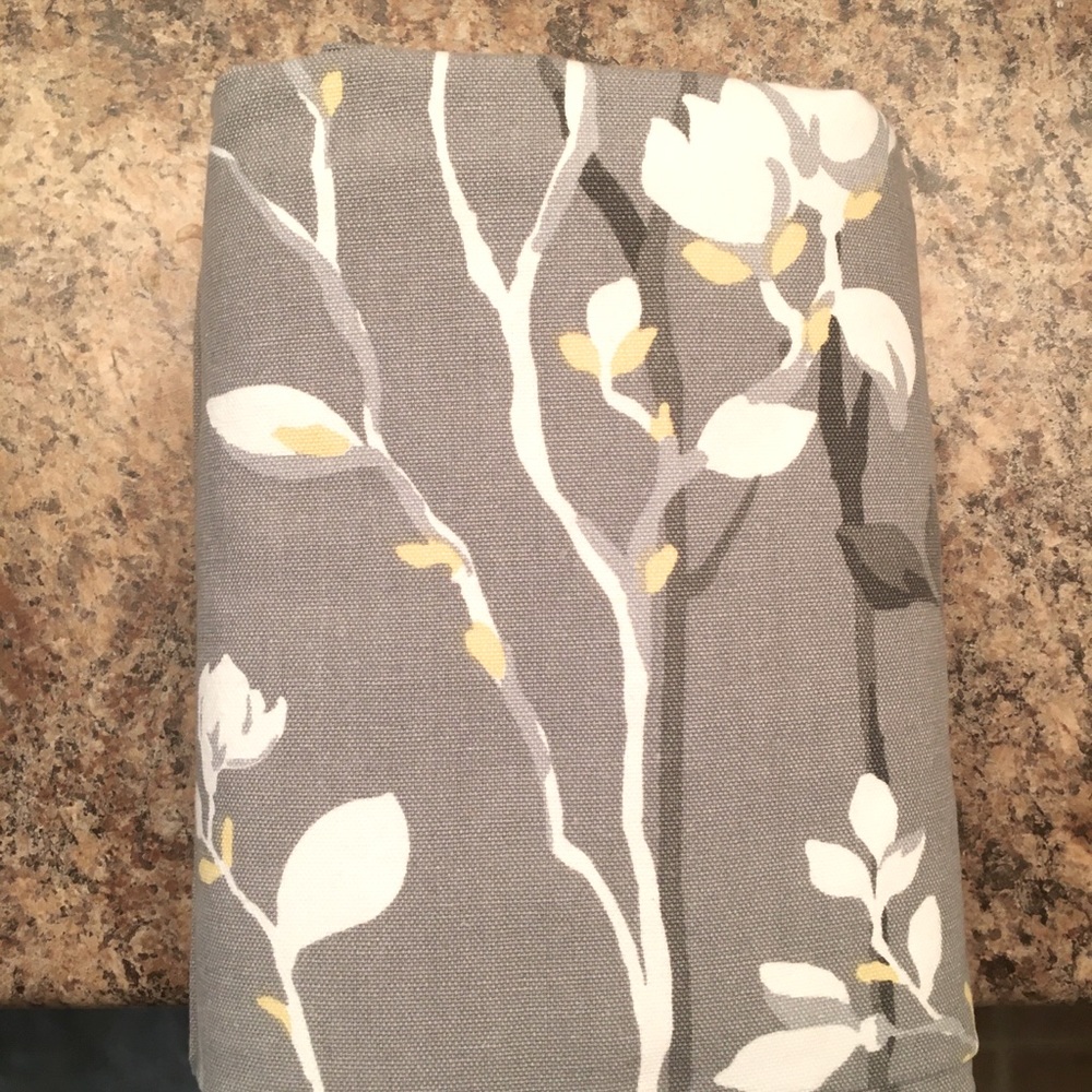 Shower Cloth Curtain Gray with flowers